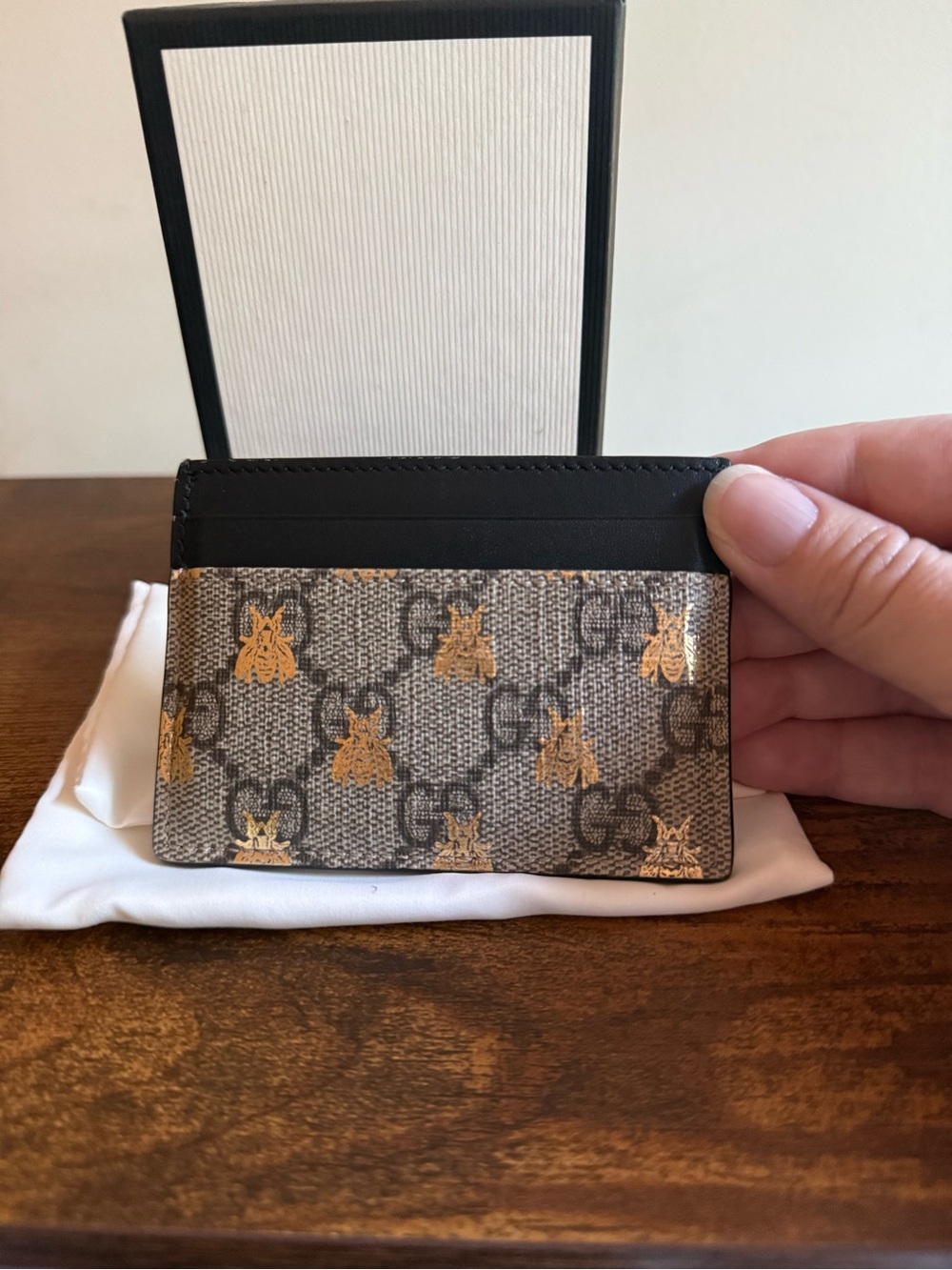 Gucci Surpreme GG Bee Card Case - Picture 4 of 5